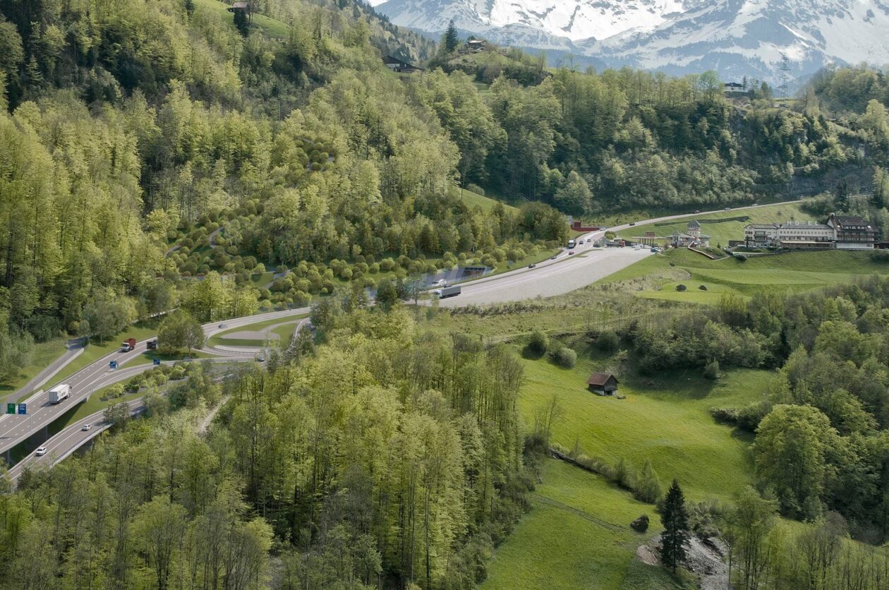 5f32908a-f917-41dc-9328-c802db8c61e0