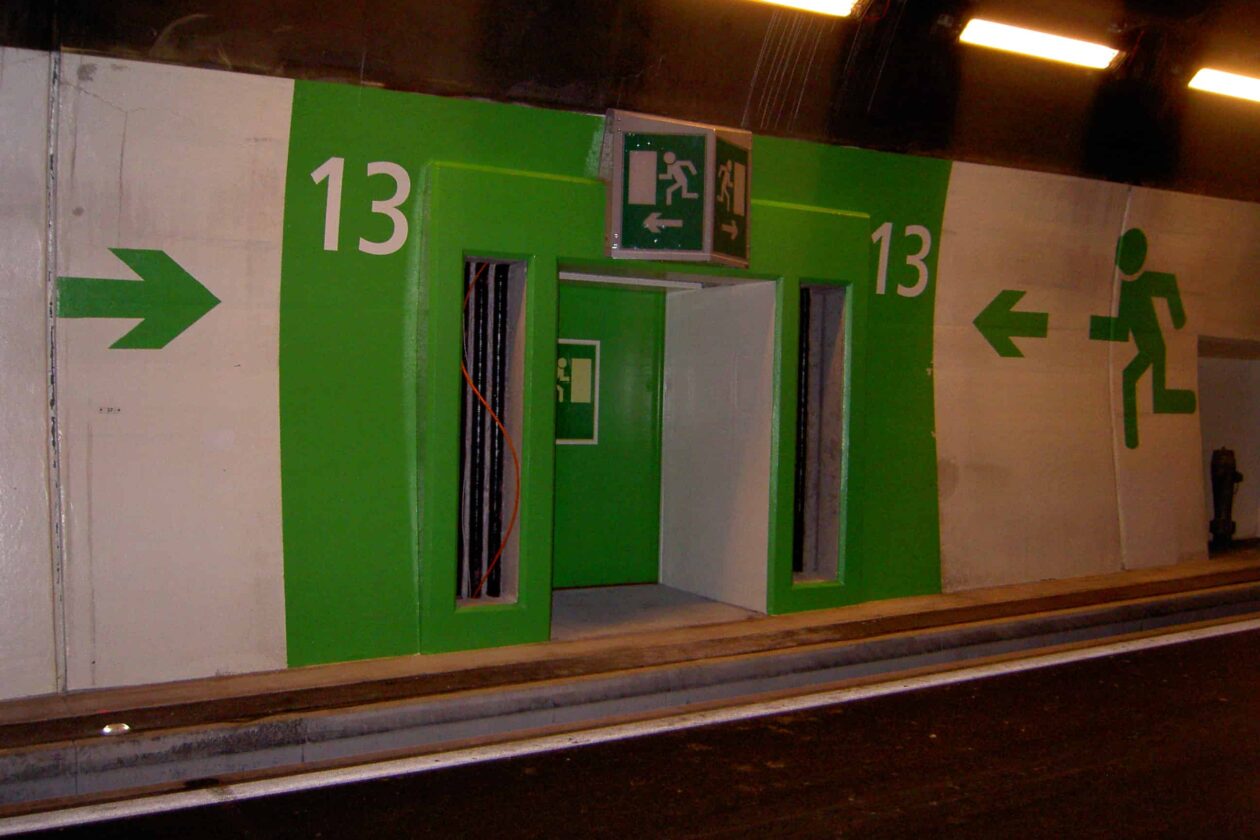 3.24 neue Fluchtwege im Loppertunnel